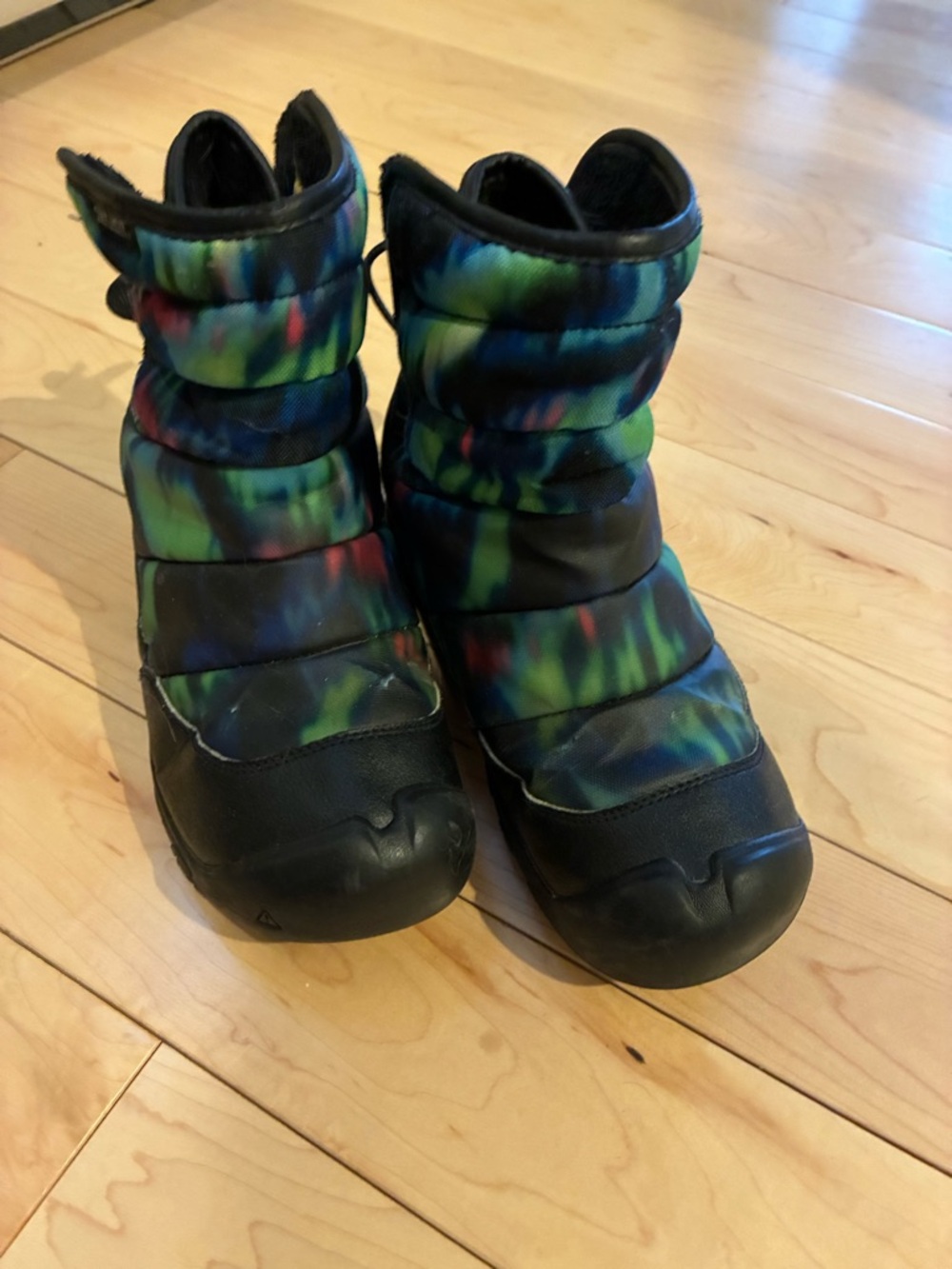 Keen Kids Multicolor Puffer Boots in Black and Green size 2
